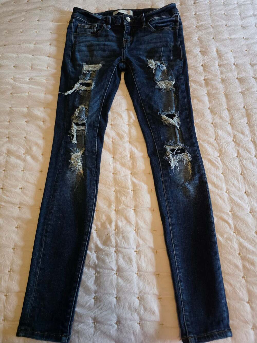 KanCan Signature Distressed Dark Wash Skinny Jeans Size 25